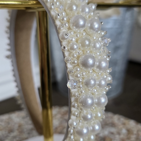 Elegant Pearl Embellished Headband - Picture 3 of 4